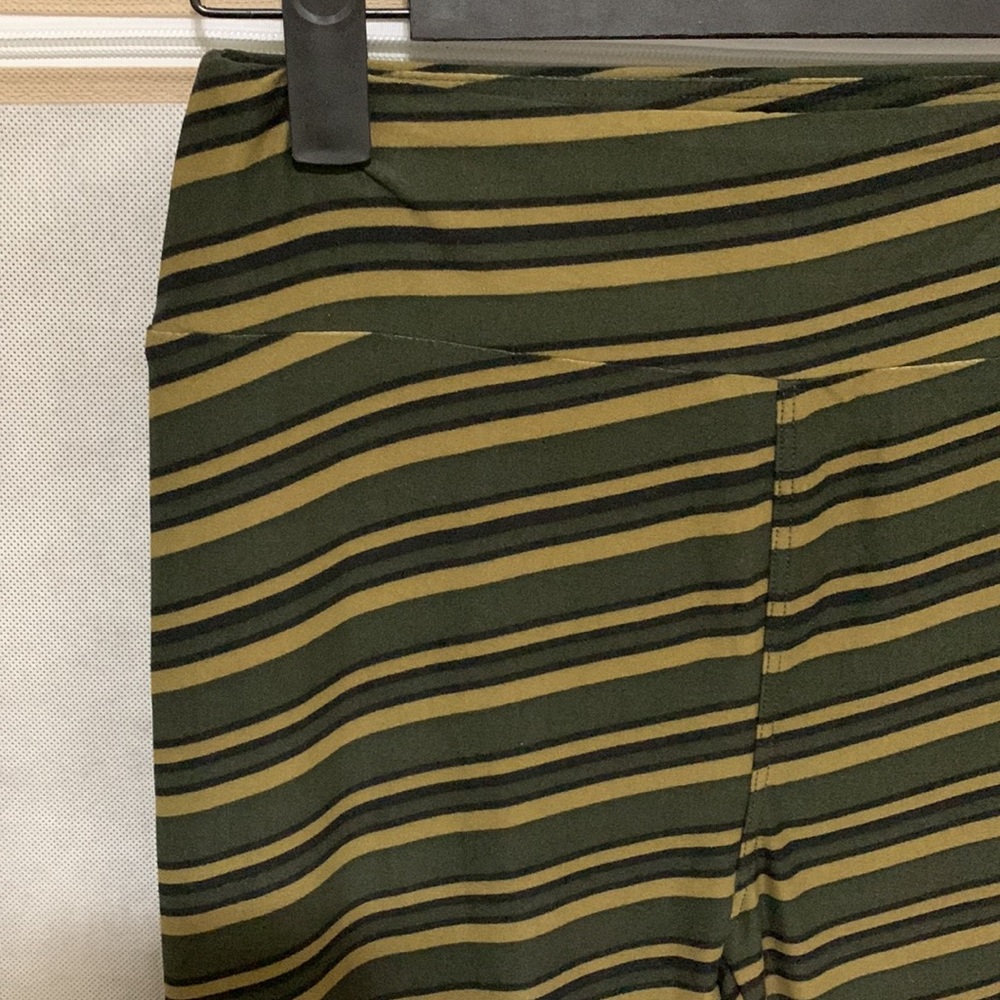 ⭐️Clearance⭐️LulaRoe Leggings OS - Picture 6 of 9